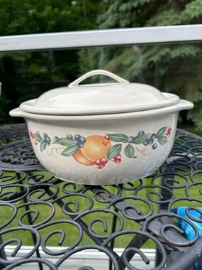 Vintage Corelle 'Abundance' 2.5L Casserole Dish